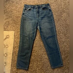 American Eagle mom jeans size 8 short